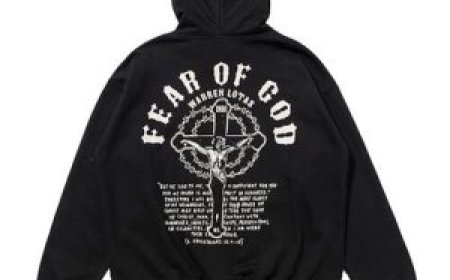 Men's Essentials Hoodie – Everyday Wear with a Premium Feel