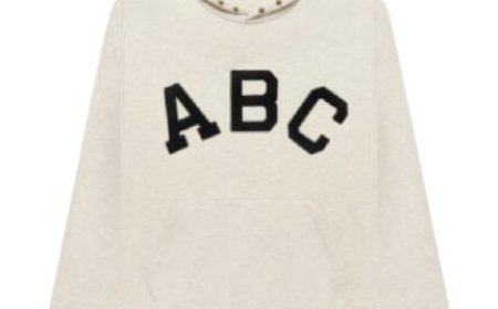 The Everyday Icon: Essentials Hoodie Redefined