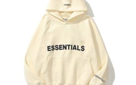 The Essential Hoodie Effect: Fashion That Transcends Seasons