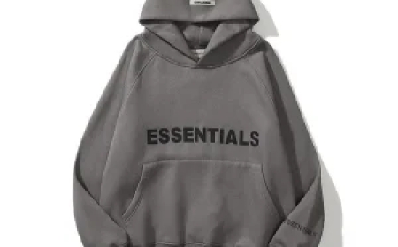 Streetwear Essential Hoodie – Clean, Cool, Iconic