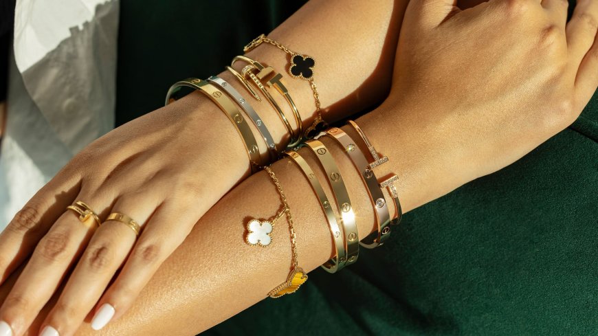 Van Cleef & Arpels – A Legacy of Fine Jewelry Now Available Online