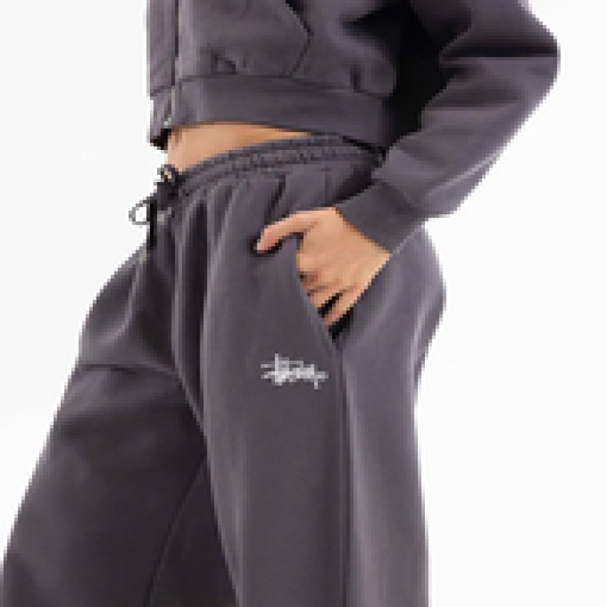 Jogging Stussy: A Blend of Streetwear and Sportswear Culture