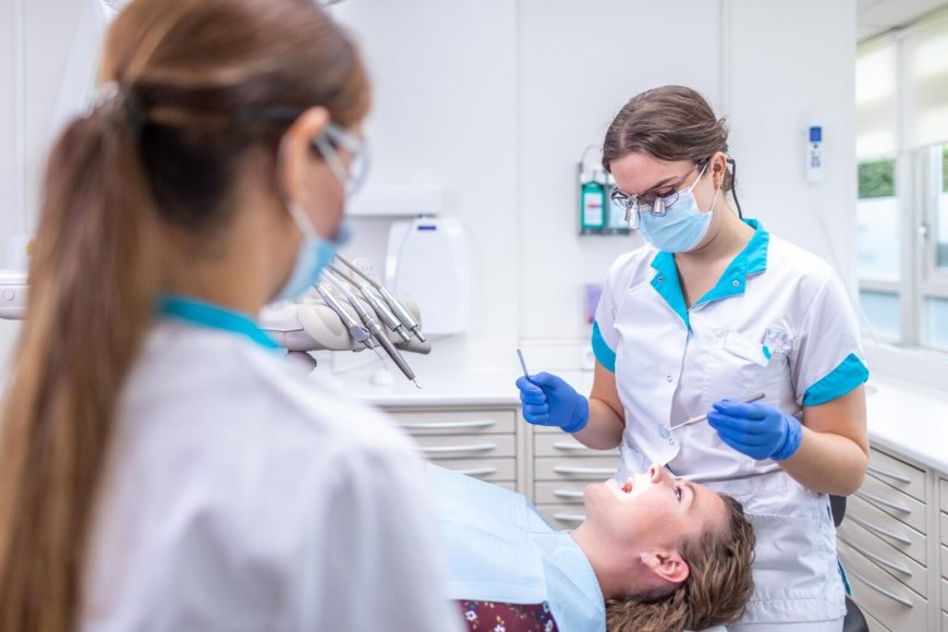 De Beste Oplossing voor een Stralende Glimlach: Tandimplantaten en Protheses